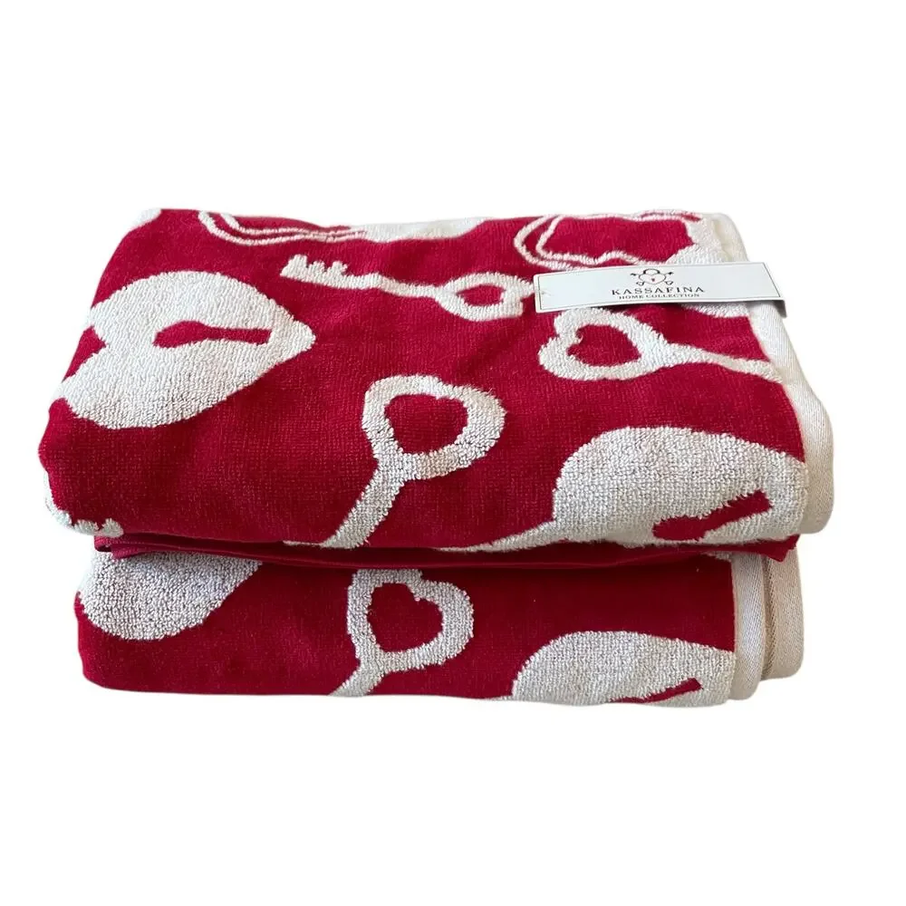 Kassafina Love Heart Lock & Key Bath Towel Set of 2 Red White Valentine XO NEW